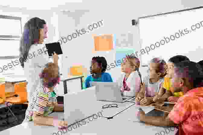 Image Of Students Using Technology In The Classroom. Show Tell Build: Twenty Key Instructional Tools And Techniques For Educating English Learners